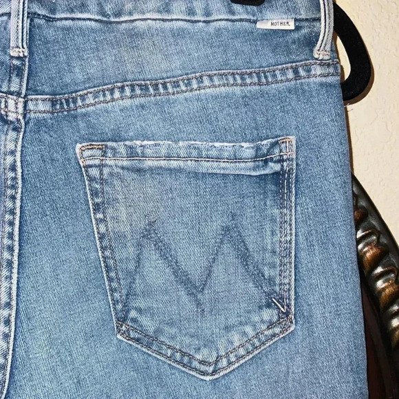 MOTHER Women’s High Waisted Looker Crop Wash Let’s Kick It Denim Jeans Pants 28 - Picture 9 of 16